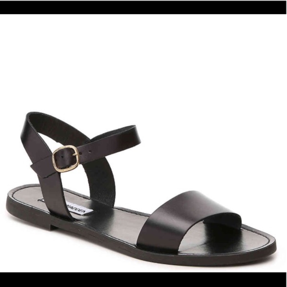 Steve Madden Donddi Black flat scandals